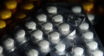 Juiz suspende norma que autoriza farmacêuticos a prescreverem remédios